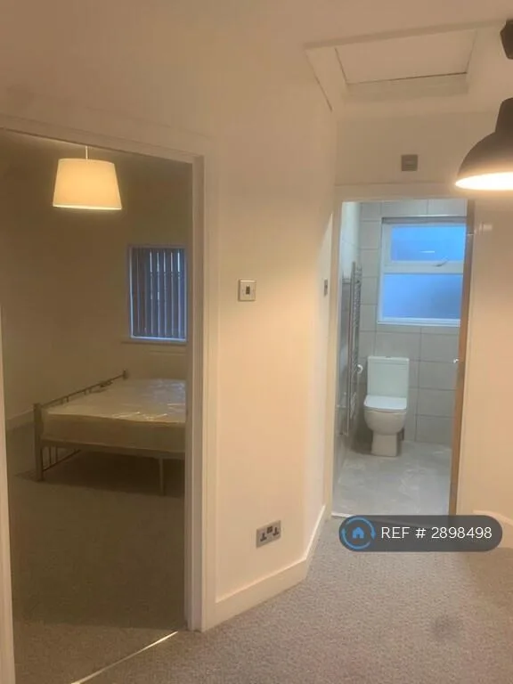 5 bedroom terraced house for rent