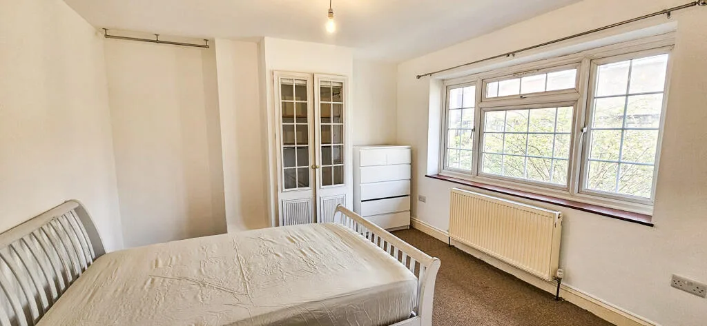 3 bedroom end of terrace house for rent