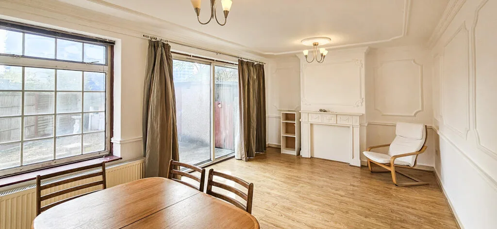 3 bedroom end of terrace house for rent