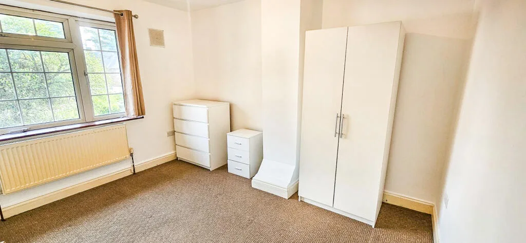 3 bedroom end of terrace house for rent