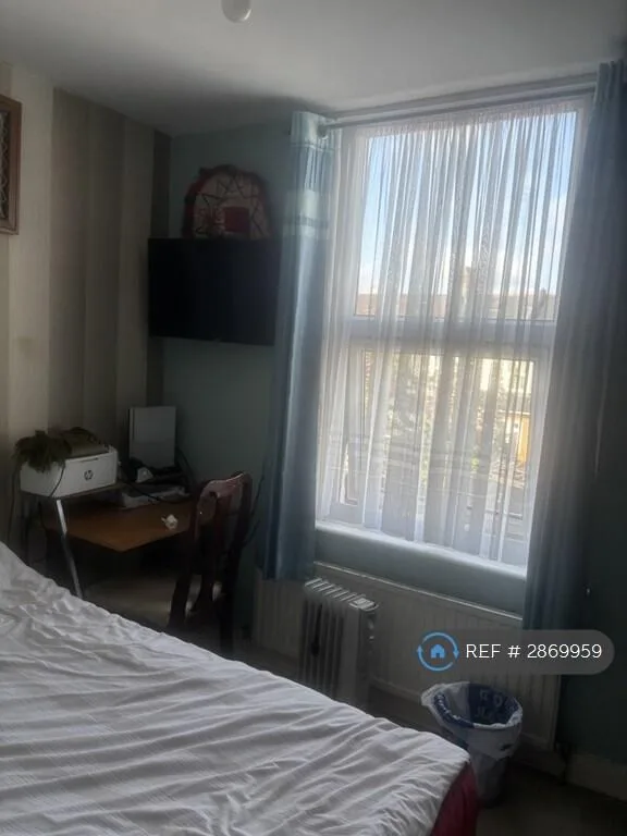 1 bedroom house share for rent