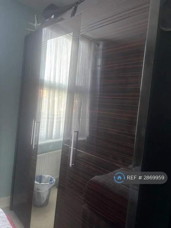 1 bedroom house share for rent