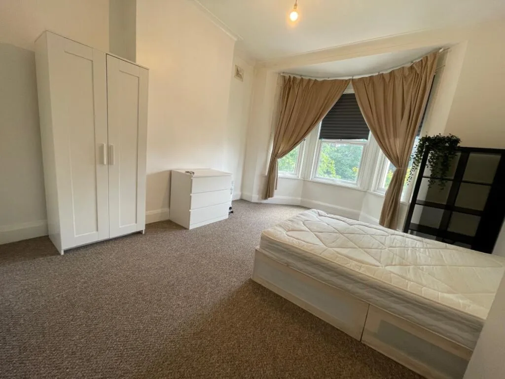 4 bedroom flat for rent