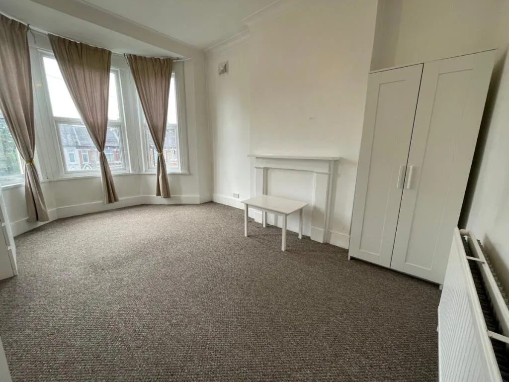 4 bedroom flat for rent