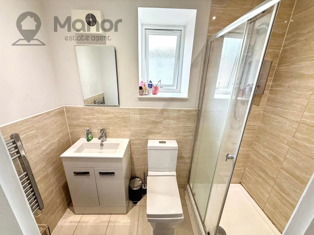 1 bedroom maisonette for rent