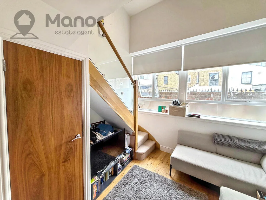 1 bedroom maisonette for rent