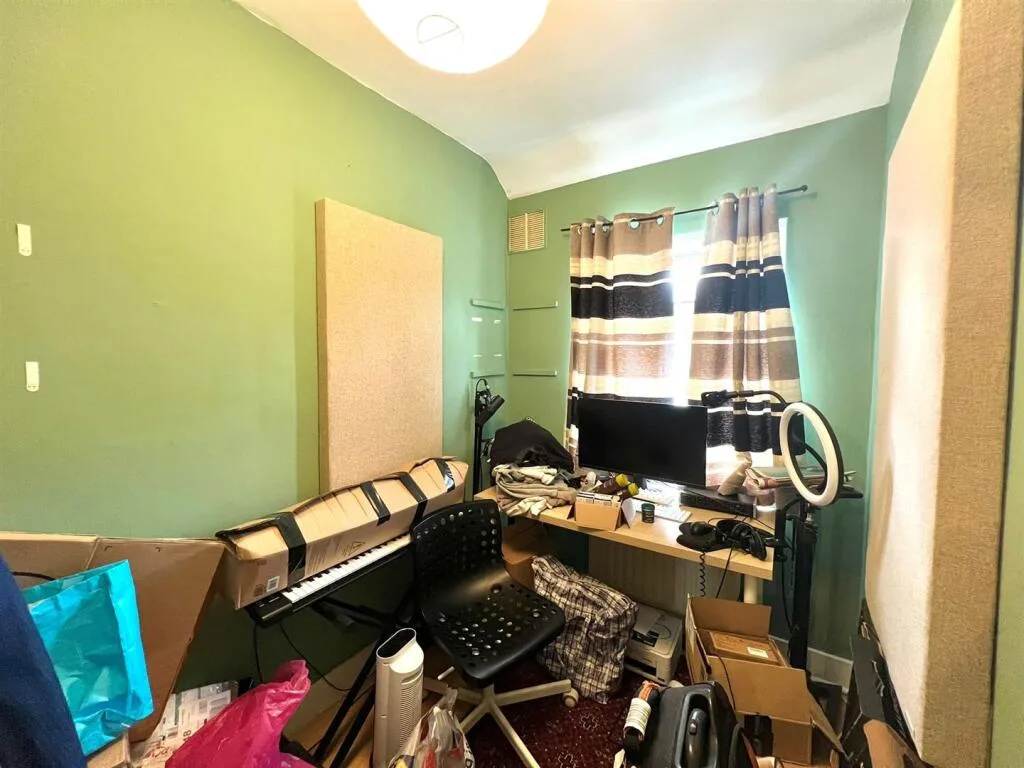 3 bedroom end of terrace house for rent
