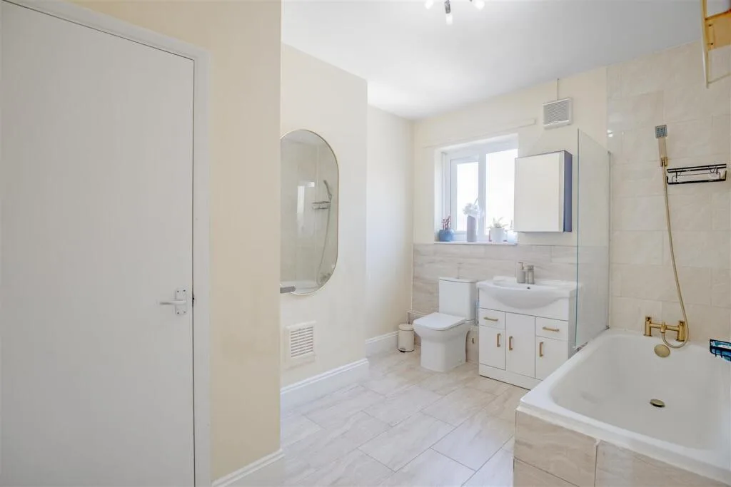 2 bedroom house for rent