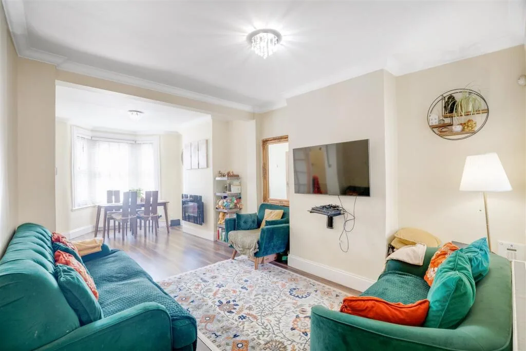 2 bedroom house for rent