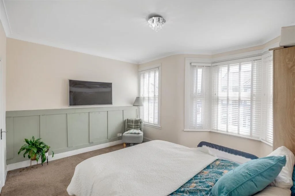2 bedroom house for rent