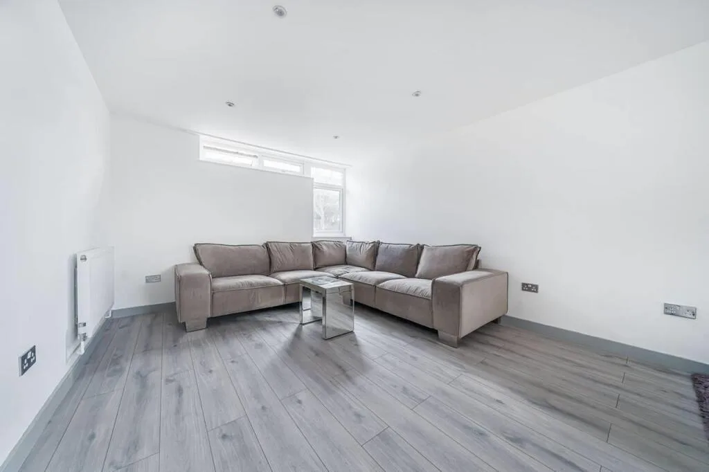 5 bedroom apartment for rent