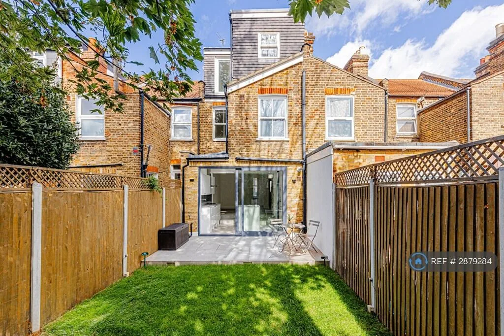 4 bedroom terraced house for rent