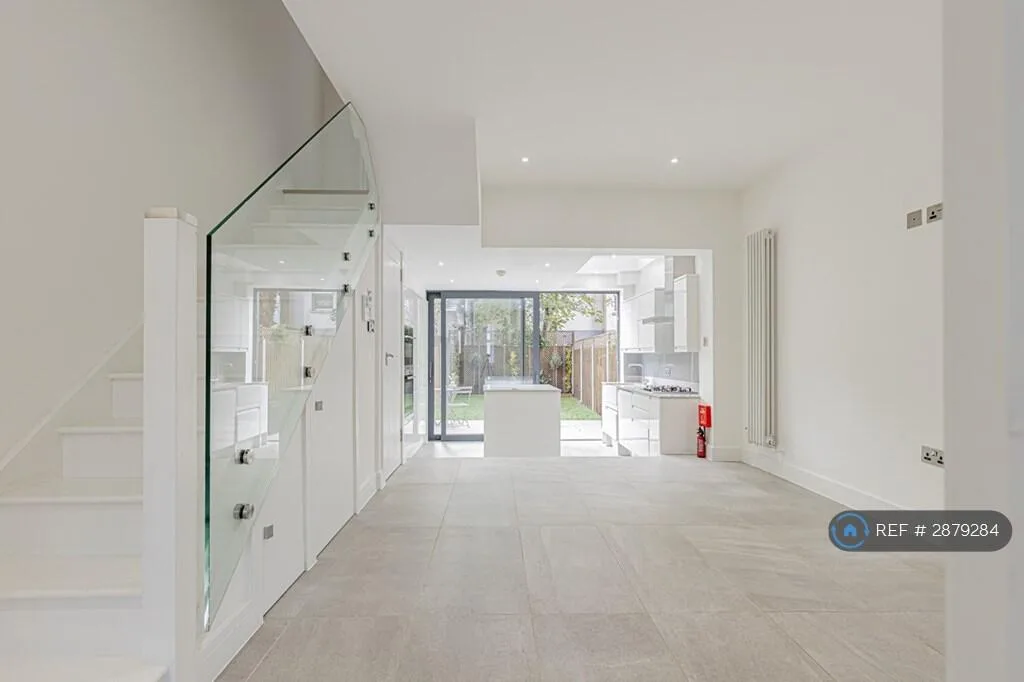 4 bedroom terraced house for rent