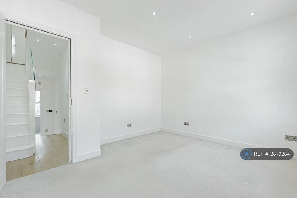 4 bedroom terraced house for rent