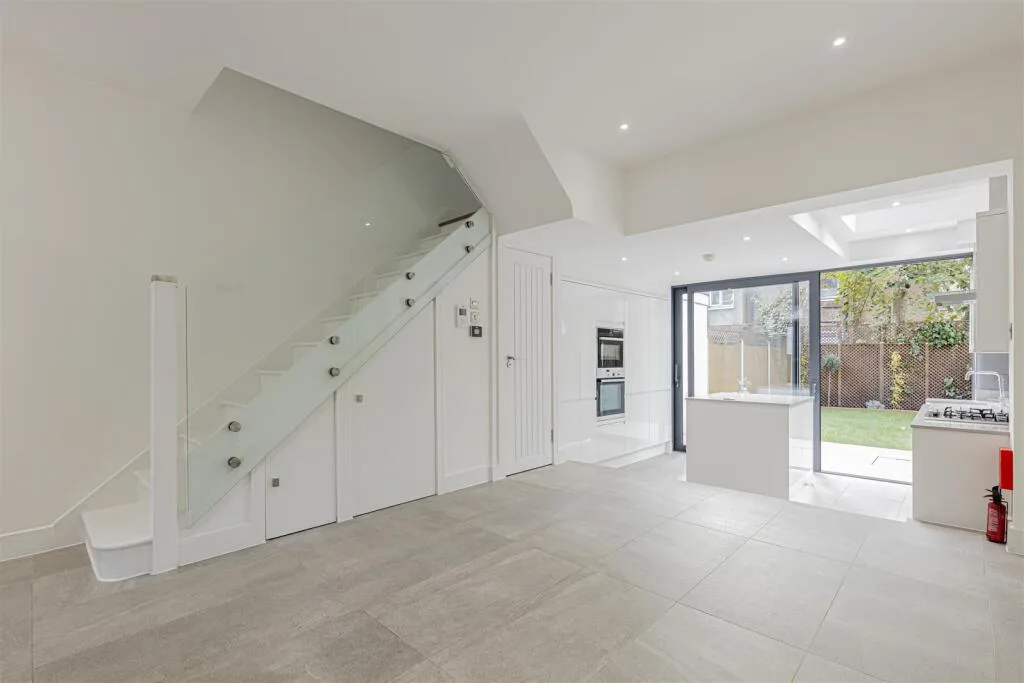 4 bedroom house for rent