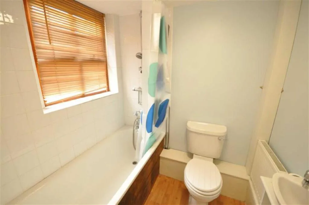 2 bedroom end of terrace house for rent