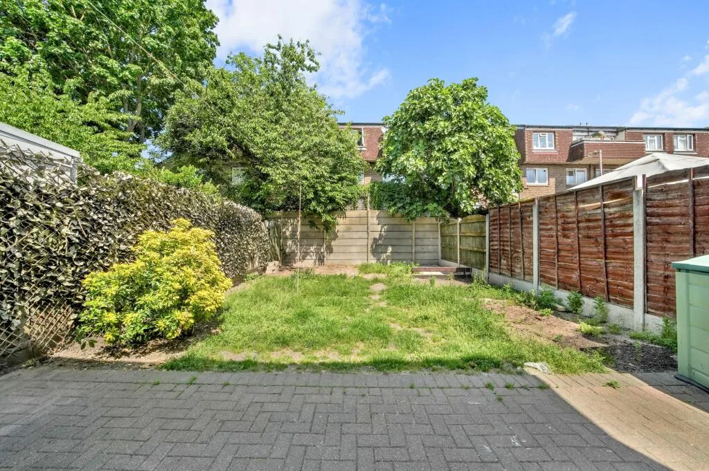 2 bedroom semi-detached house for rent