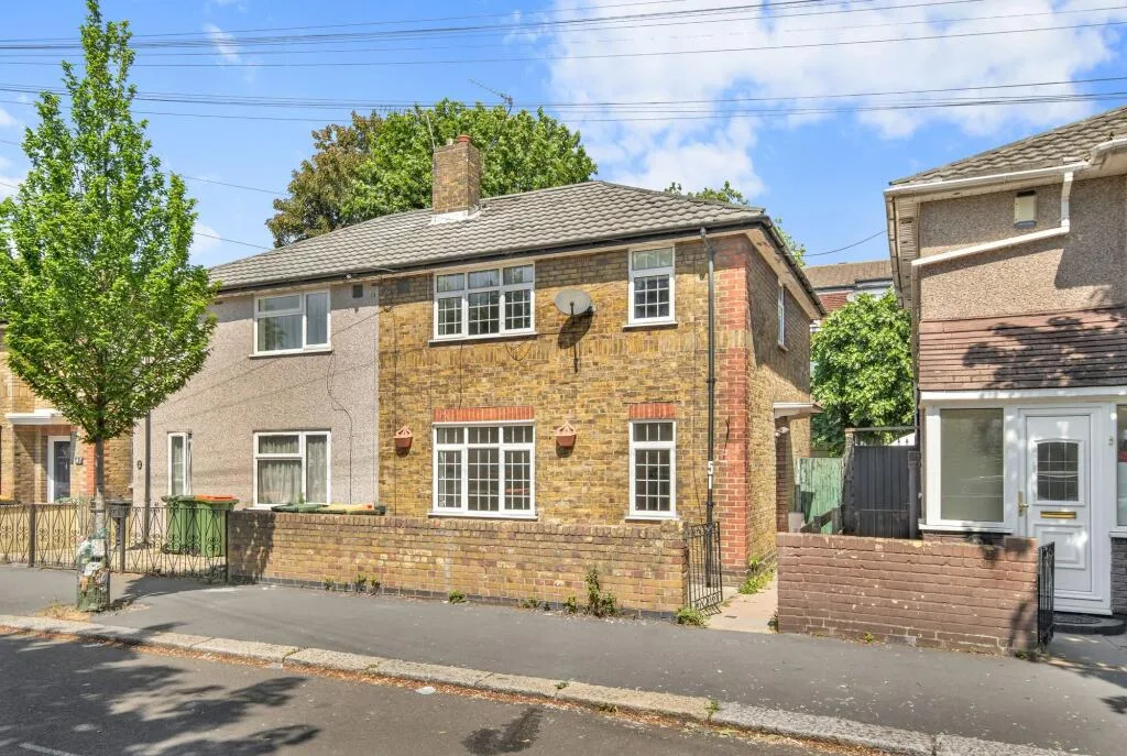 2 bedroom semi-detached house for rent