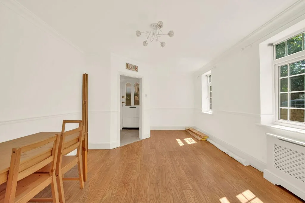 2 bedroom semi-detached house for rent