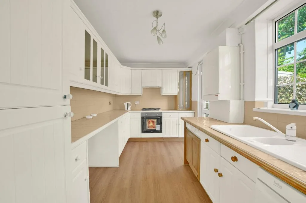 2 bedroom semi-detached house for rent