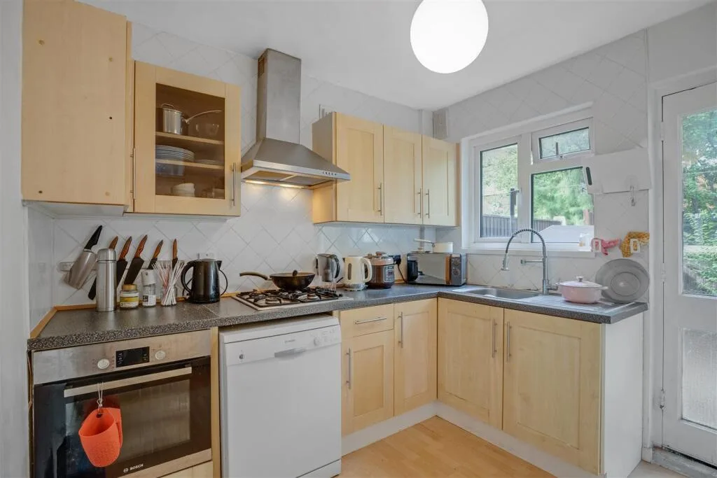 2 bedroom house for rent