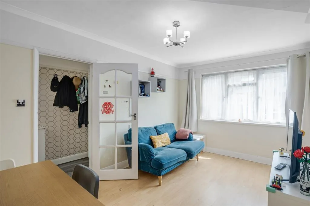2 bedroom house for rent