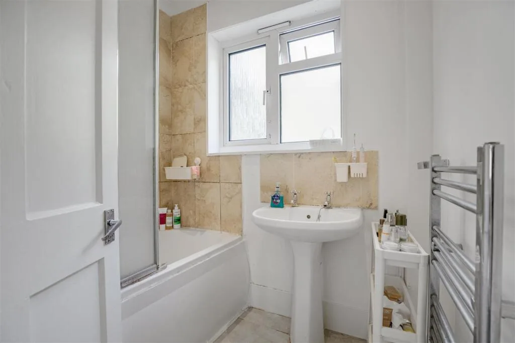 2 bedroom house for rent