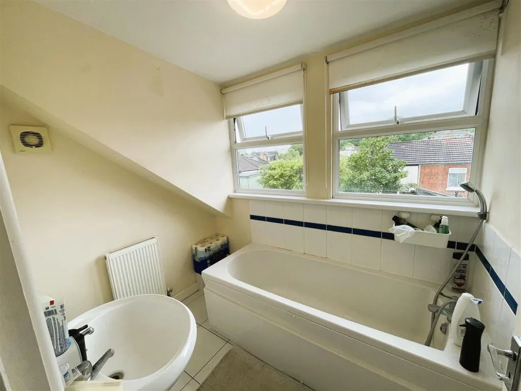 3 bedroom town house for rent