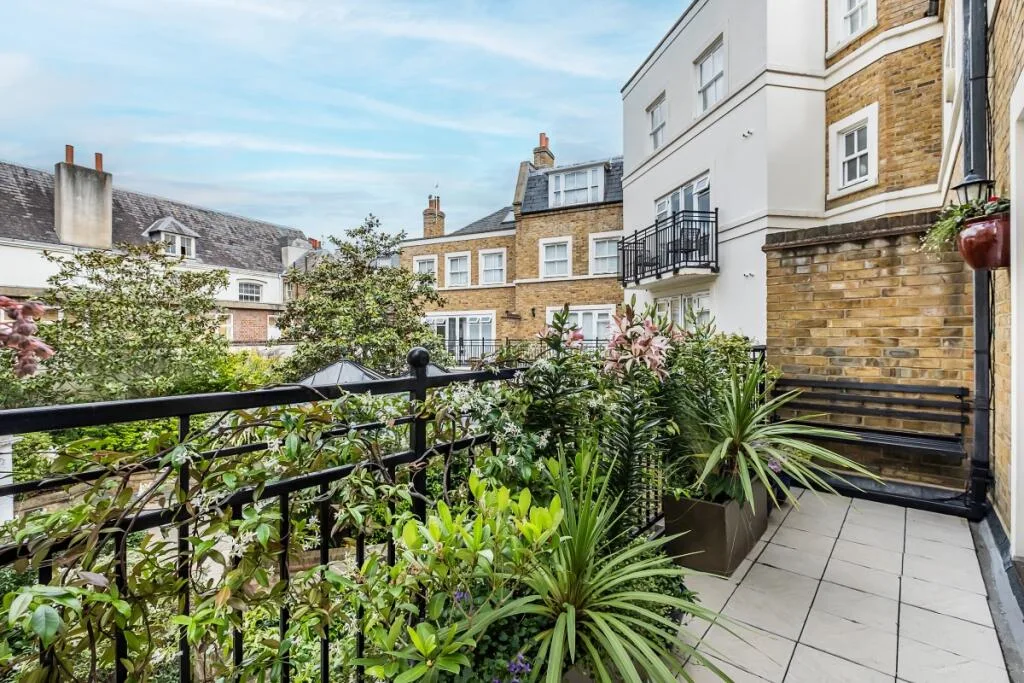 4 bedroom terraced house for rent