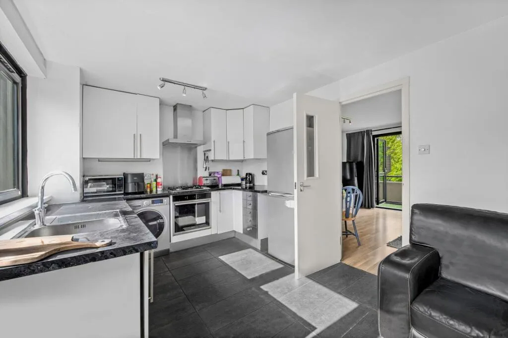 3 bedroom flat for rent