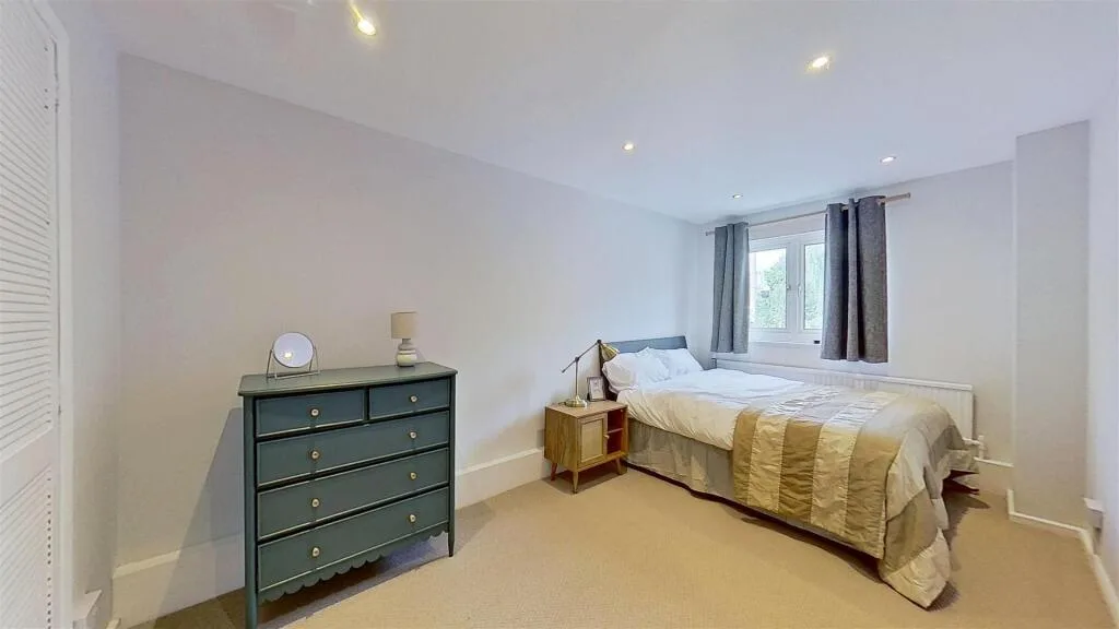3 bedroom semi-detached house for rent