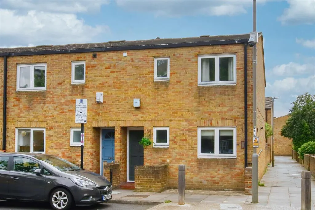 3 bedroom semi-detached house for rent