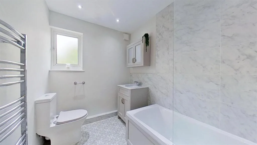3 bedroom semi-detached house for rent