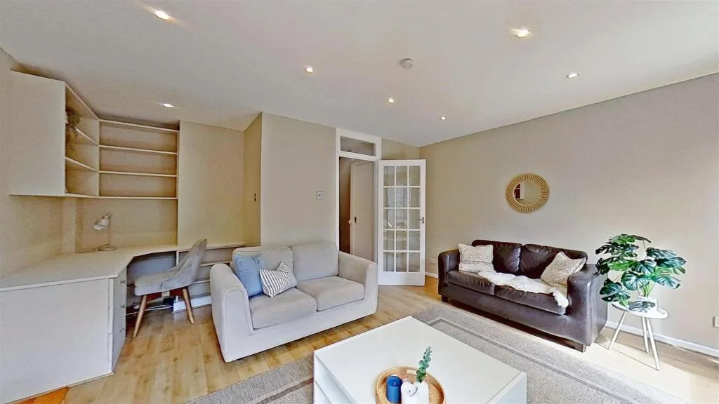 3 bedroom semi-detached house for rent