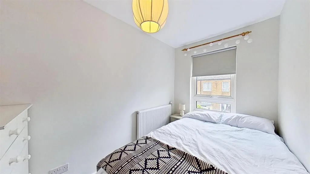 3 bedroom semi-detached house for rent