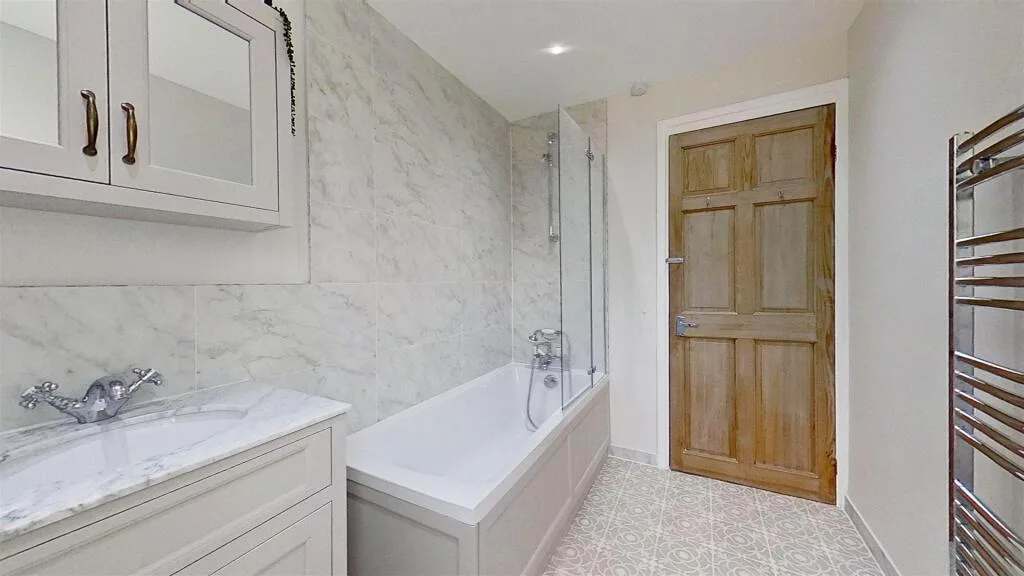 3 bedroom semi-detached house for rent