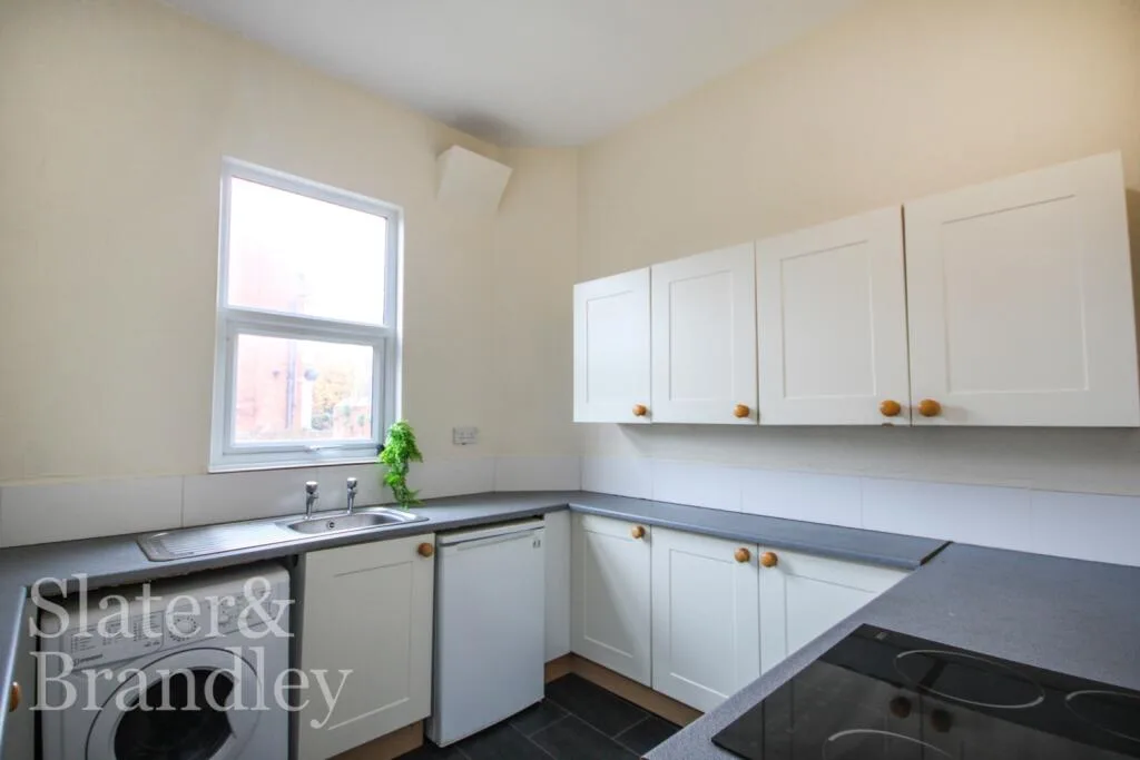 1 bedroom house share for rent
