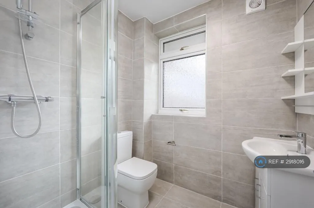 4 bedroom flat for rent