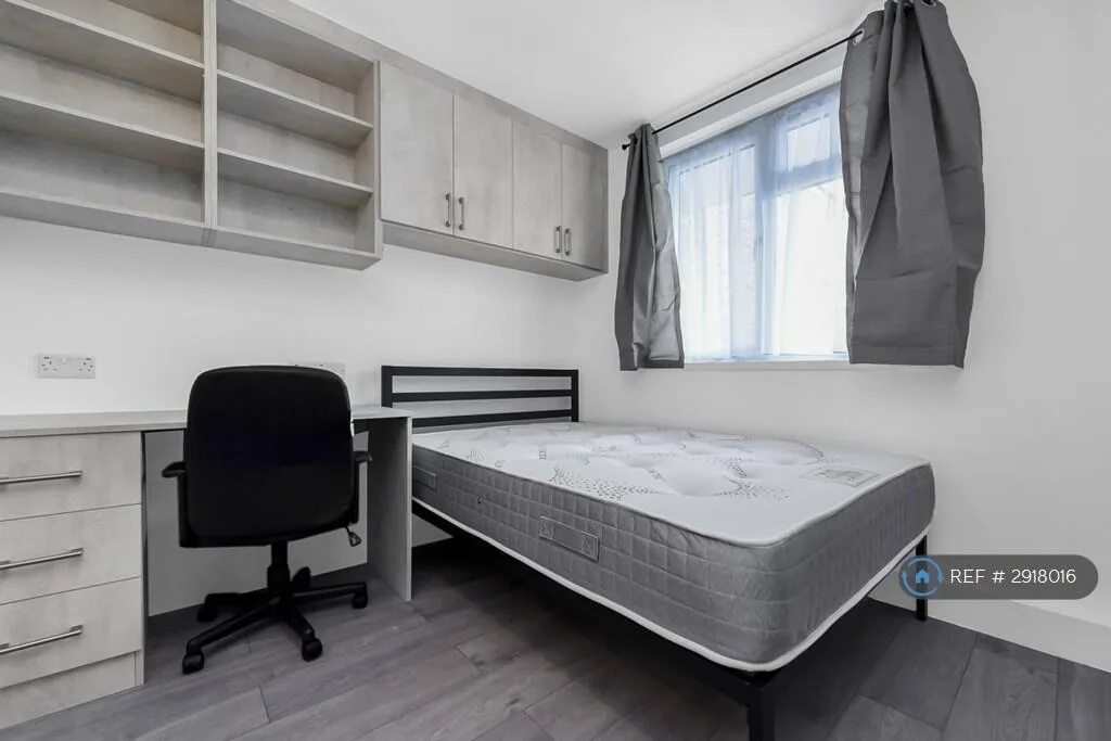 4 bedroom flat for rent