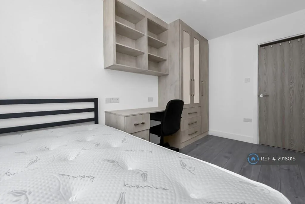 4 bedroom flat for rent