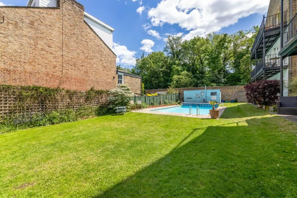 2 bedroom flat for rent