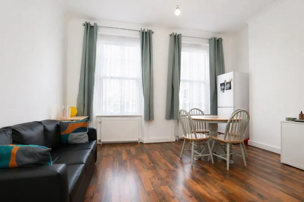 3 bedroom flat for rent