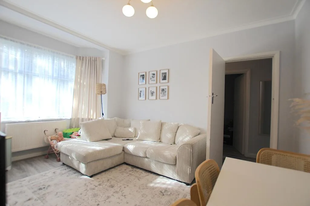 2 bedroom maisonette for rent