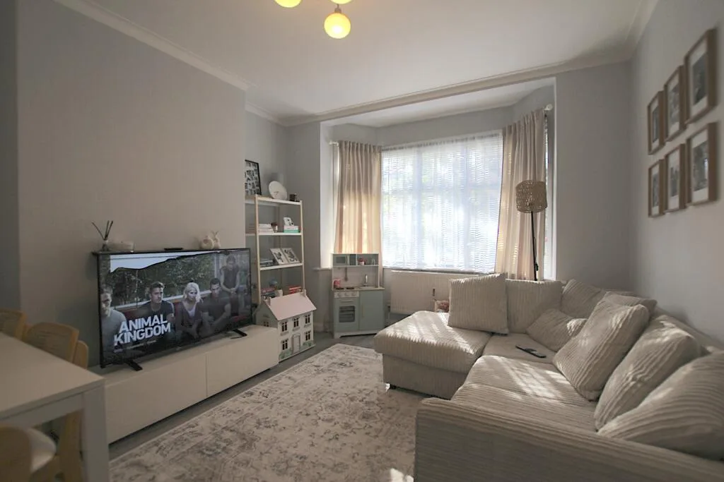 2 bedroom maisonette for rent