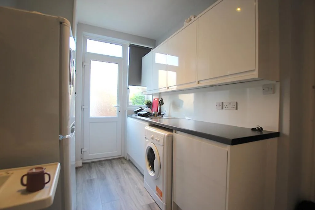 2 bedroom maisonette for rent