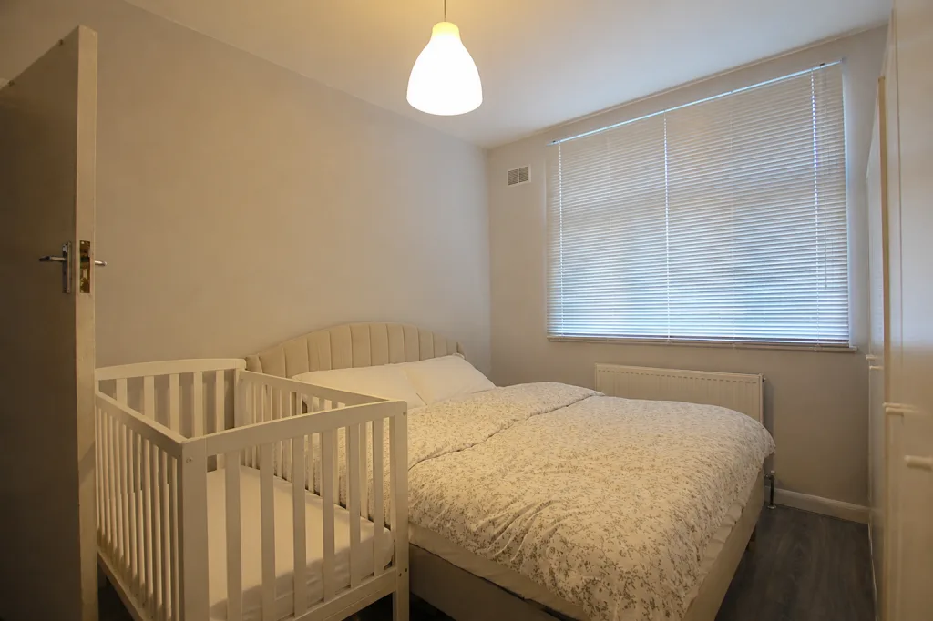 2 bedroom maisonette for rent