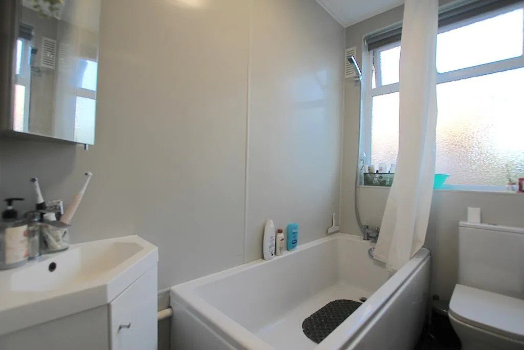 2 bedroom maisonette for rent