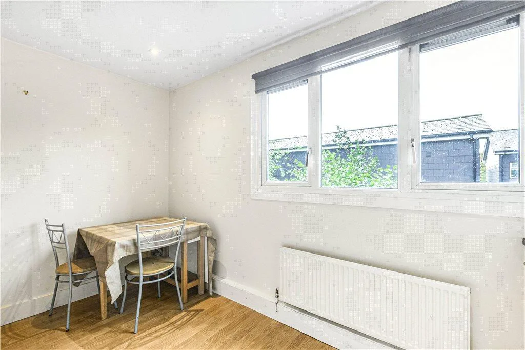 1 bedroom maisonette for rent