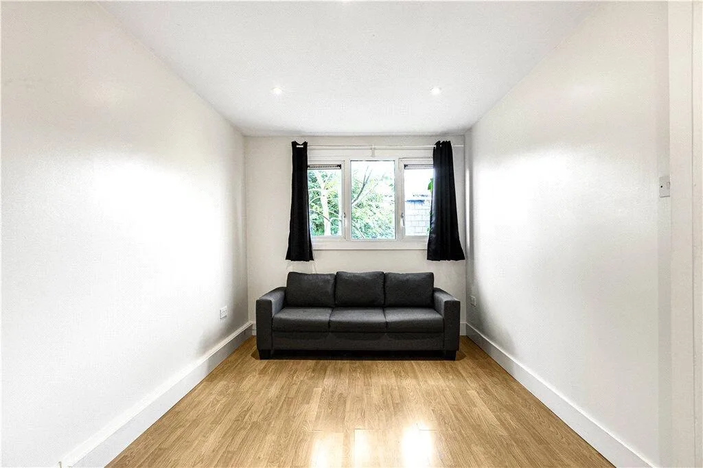 1 bedroom maisonette for rent