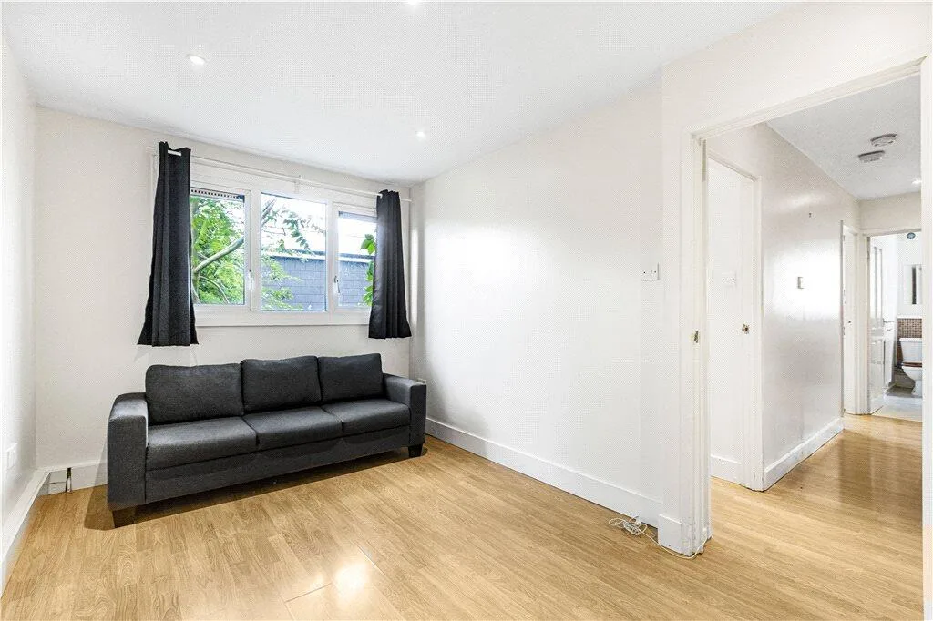 1 bedroom maisonette for rent